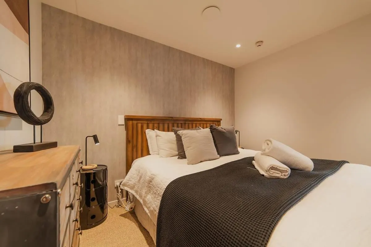 Penthouse Perfection - 2Br Elegance On Worcester St Christchurch